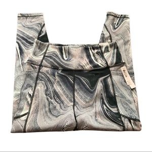 Victoria’s Secret Incredible Essential Legging